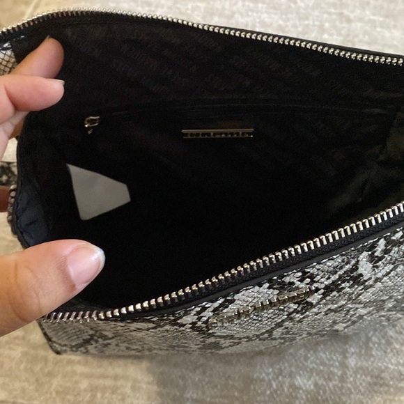 NWT Steve Madden snake-print crossbody purse - Picture 2 of 2